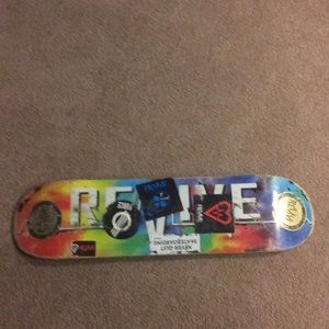 REVIVE SKATEBOARD